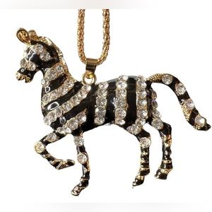 🦓 NWT! Large Rhinestone Zebra Necklace